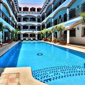 Colonial *** Playa del Carmen